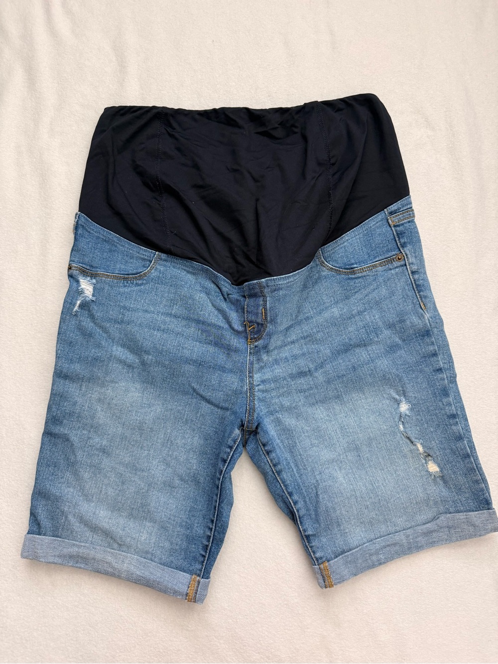 Isabel Maternity by Ingrid & Isabel Black Bermuda Maternity Shorts - Picture 2 of 6